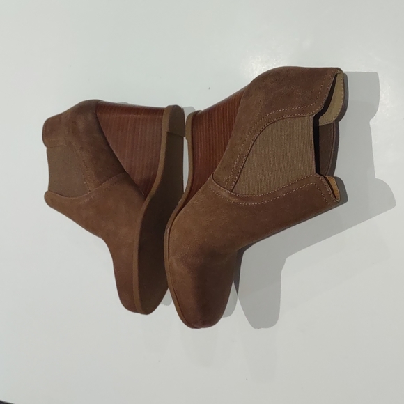 Beautiful brown boots by Audrey Brooks🍀☘️🌼 - Picture 5 of 13